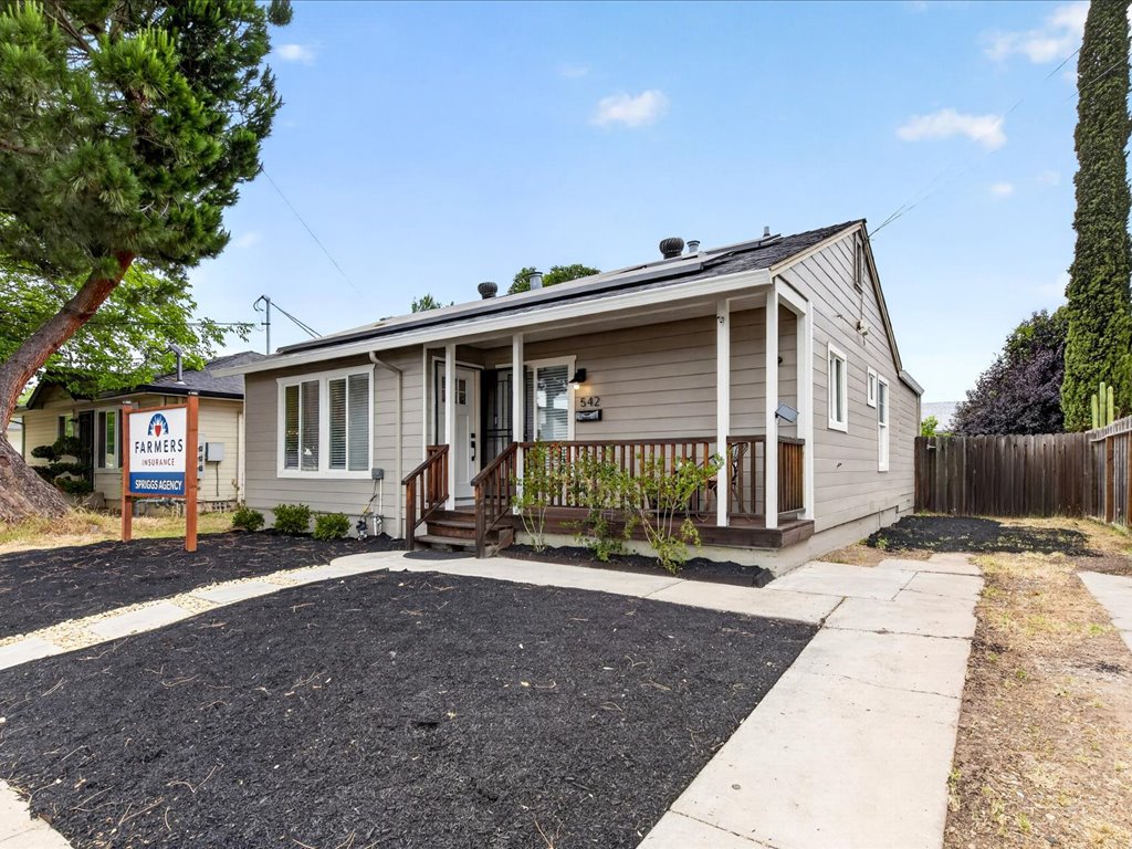 542 N L St 02 Front